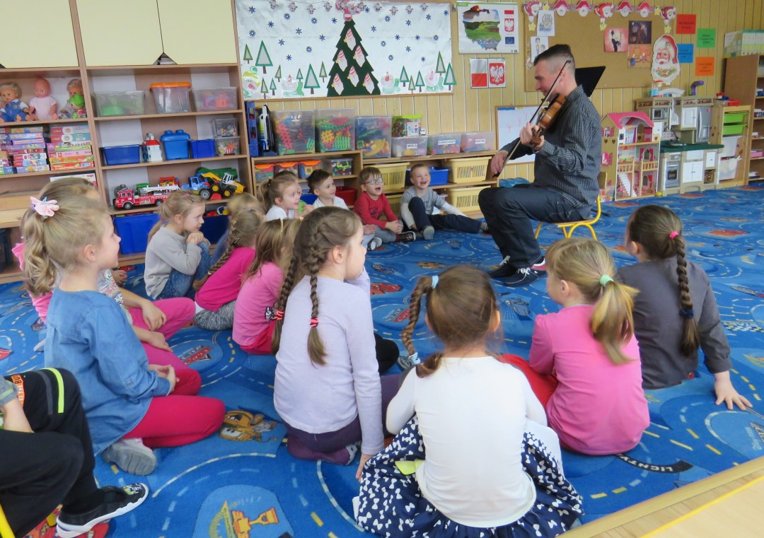 Zimowy koncert skrzypcowy dla dzieci z Przedszkola nr.7 w Wyszkowie / 2016